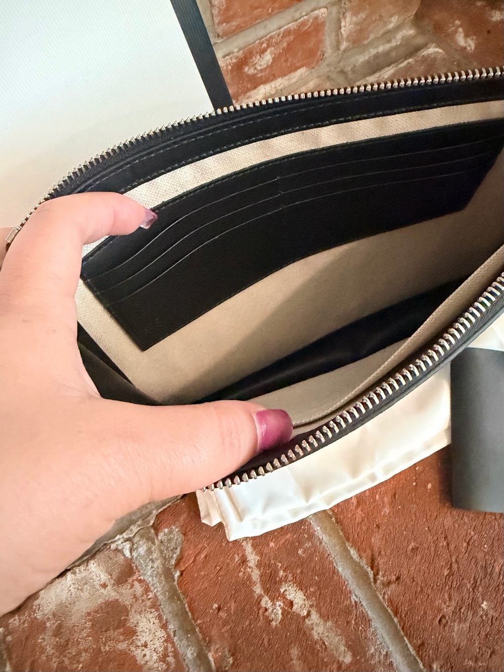 Gucci GG Supreme Tiger Clutch - Picture 3 of 7